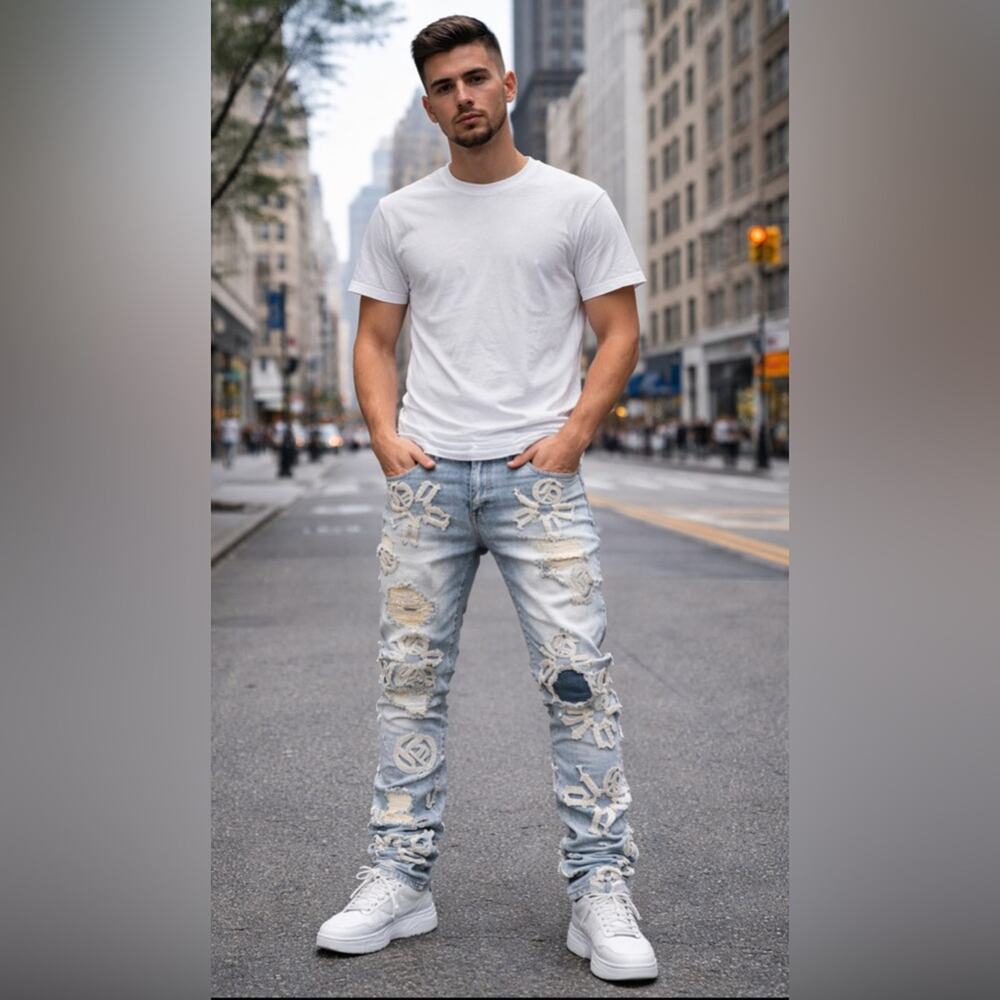 GUAPI Gothic Logo Distressed Stacked Jeans Men’s 30 Light Wash Streetwear